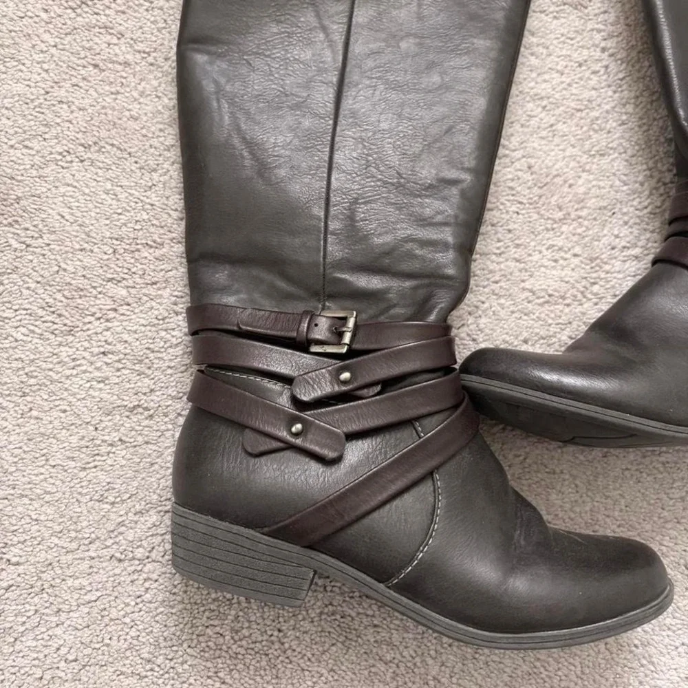 y2k 2000s brown knee high buckle